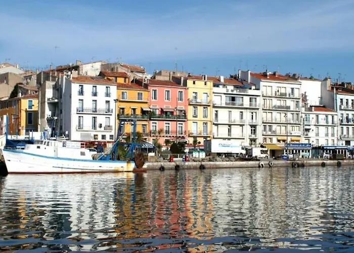 Appt 4 Pers Avec Jardin Ombrage En Centre Ville De Sete